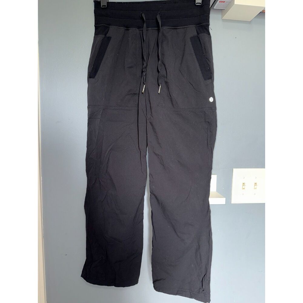 Lululemon Mid Rise Black/Grey Pinstripe Dance Studio Pants | Fits Like 6/8